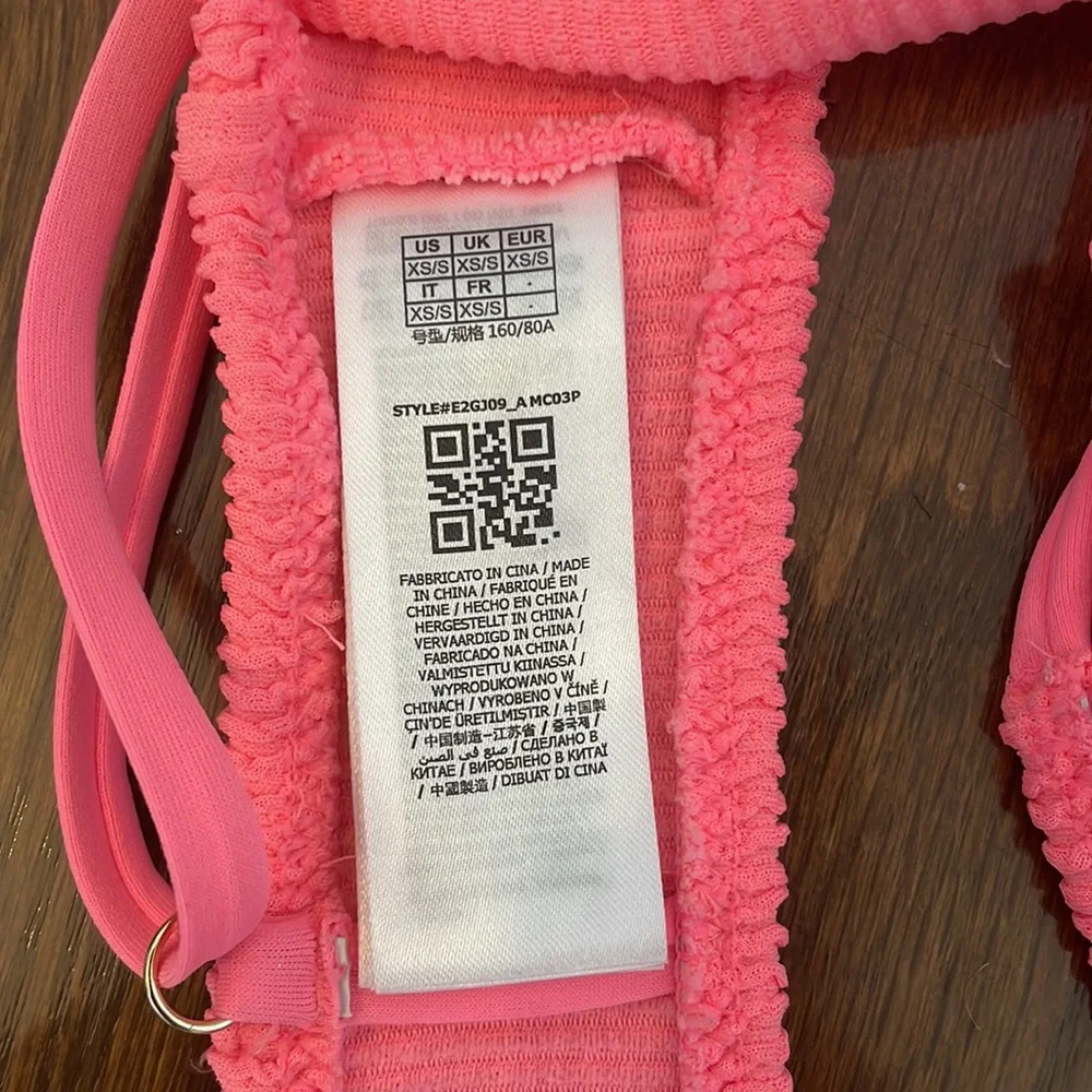 Guess hot neon pink bikini top - Picture 5 of 5